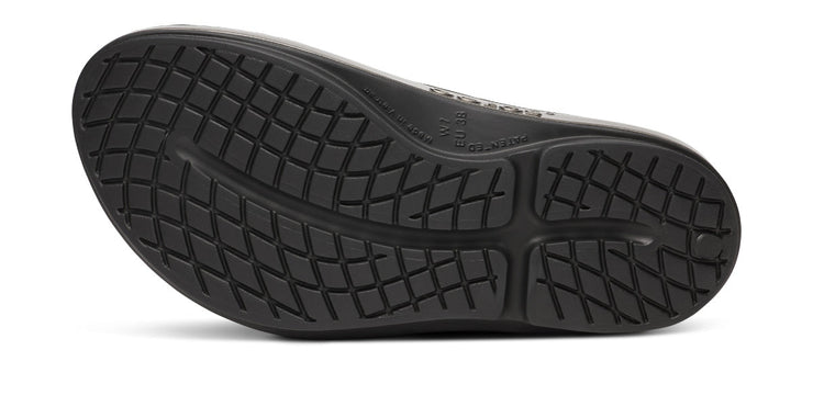 Women's OOmega Luxe Sandal - Titanium Mirror
